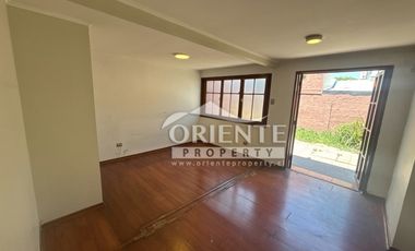 EXCELENTE CASA COMERCIAL EN CHESTERTON