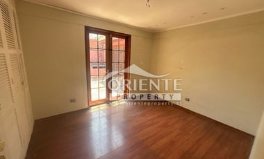 EXCELENTE CASA COMERCIAL EN CHESTERTON