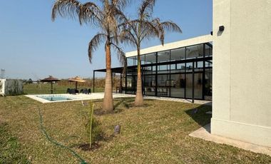 Casa en Venta - 5 Dormitorios 5 Baños - 1000mts2 - San Cosme, Corrientes