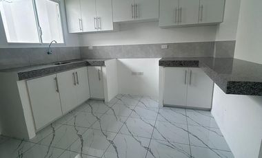 Acogedora Casa en Costa Azul