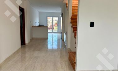 En Venta, Duplex de 2 Dormitorios, Bº La Casona II, Plottier