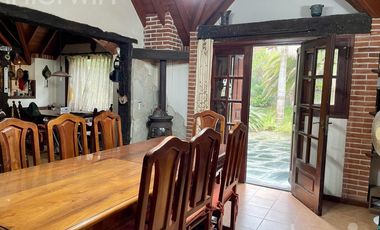 Casa - 6 ambientes jardin - CARILO - VENTA