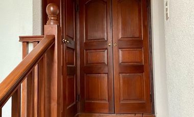 Casa - 6 ambientes jardin - CARILO - VENTA