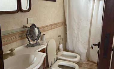 Casa - 6 ambientes jardin - CARILO - VENTA