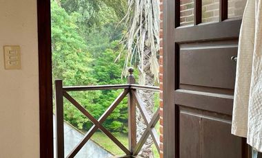 Casa - 6 ambientes jardin - CARILO - VENTA