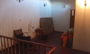 Casa en esquina, con potencial comercial!