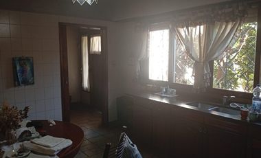 Casa en esquina, con potencial comercial!