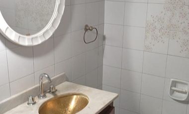 Casa en esquina, con potencial comercial!