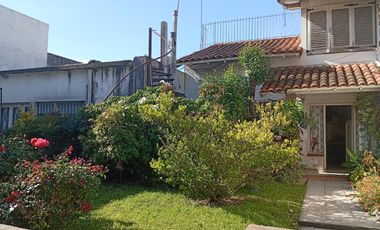 Casa en esquina, con potencial comercial!