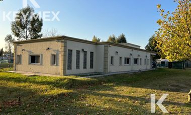 VENTA CASA DE 4 DORMITORIOS EN MIRALAGOS