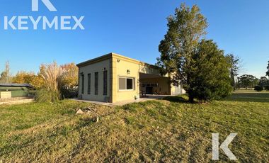 VENTA CASA DE 4 DORMITORIOS EN MIRALAGOS