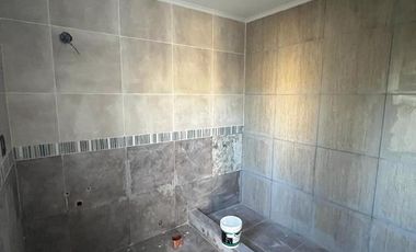 VENTA CASA DE 4 DORMITORIOS EN MIRALAGOS