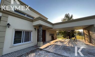 VENTA CASA DE 4 DORMITORIOS EN MIRALAGOS