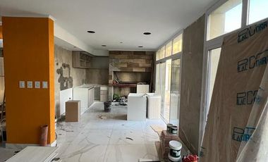 VENTA CASA DE 4 DORMITORIOS EN MIRALAGOS