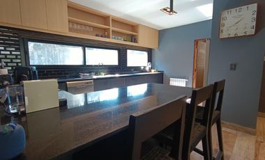 Casa en venta - 4 Dormitorios 4 Baños - Pinamar