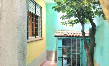 Casa en venta - 2 Dormitorios 1 Baño - 211mts2 - Mar Del Plata