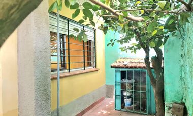 Casa en venta - 2 Dormitorios 1 Baño - 211mts2 - Mar Del Plata