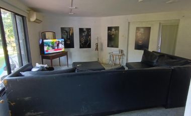 Casa en venta - 3 Dormitorios 2 Baños - Cochera - 499Mts2 - Libertad