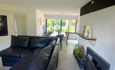 Casa en venta - 3 Dormitorios 2 Baños - Cochera - 499Mts2 - Libertad