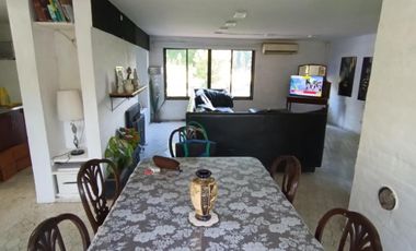 Casa en venta - 3 Dormitorios 2 Baños - Cochera - 499Mts2 - Libertad