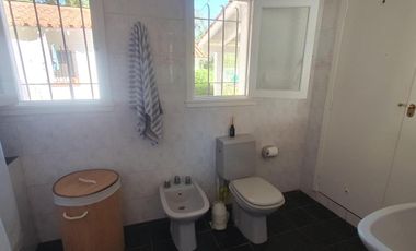 Casa en venta - 3 Dormitorios 4 Baños - Escobar