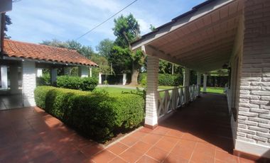 Casa en venta - 3 Dormitorios 4 Baños - Escobar