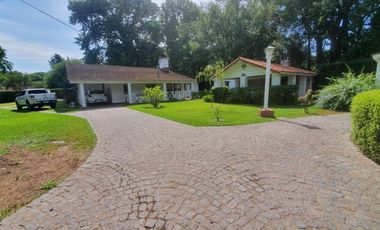 Casa en venta - 3 Dormitorios 4 Baños - Escobar