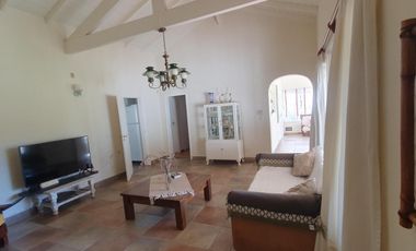 Casa en venta - 3 Dormitorios 4 Baños - Escobar