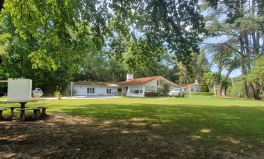 Casa en venta - 3 Dormitorios 4 Baños - Escobar