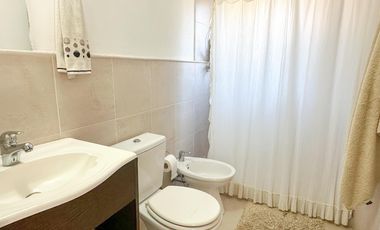 Casa en venta - 2 Dormitorios 2 Baños - Pinamar
