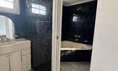 Casa en venta - 3 Dormitorios 3 Baños - Mar del Plata