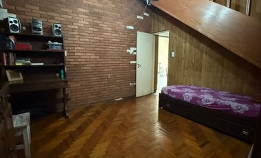 Valparaíso 1224 - Casa 3/4 dormitorios + Patio con parrillero + terraza