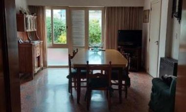 Casa en venta - 4 Dormitorios 2 Baños - Luján