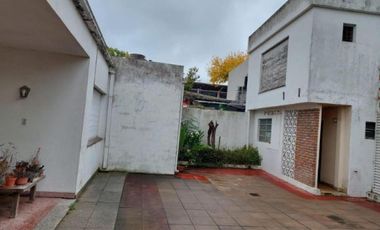 Casa en venta - 4 Dormitorios 2 Baños - Luján