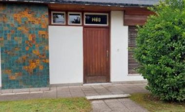 Casa en venta - 4 Dormitorios 2 Baños - Luján