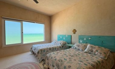 Casa en venta frente al mar en Sisal 