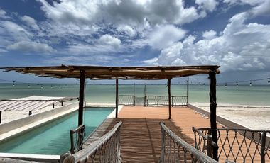 Casa en venta frente al mar en Sisal 