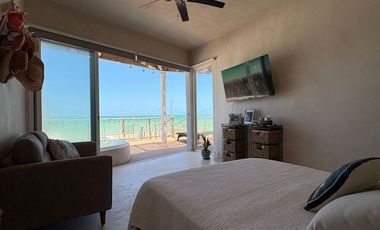 Casa en venta frente al mar en Sisal 