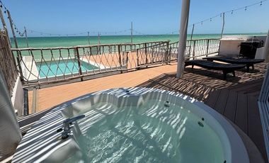 Casa en venta frente al mar en Sisal 