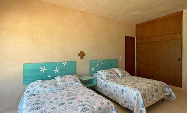 Casa en venta frente al mar en Sisal 