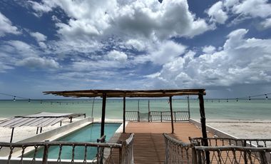 Casa en venta frente al mar en Sisal 