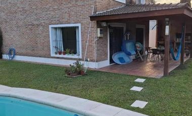 Casa en Venta - 3 Dormitorios 2 Baños - 420mts2 - Pilar