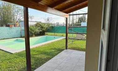 VENTA | Casa 2 dorm.   pileta | Funes City