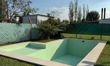 VENTA | Casa 2 dorm.   pileta | Funes City