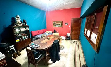 CASA SOBRE LOTE PROPIO EN LA BOCA VENTA