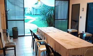 Casa en venta - 4 Dormitorios 3 Baños - 461Mts2 - El Palomar