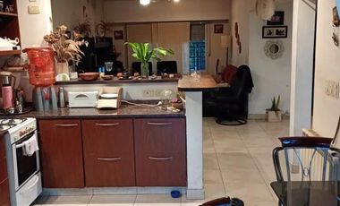 Casa en venta - 4 Dormitorios 3 Baños - 461Mts2 - El Palomar