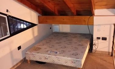 Casa en venta - 4 Dormitorios 3 Baños - 461Mts2 - El Palomar