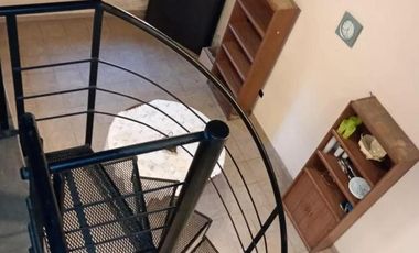 Casa en venta - 4 Dormitorios 3 Baños - 461Mts2 - El Palomar