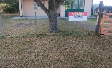 Casa en venta - 2 Dormitorios 1 Baño - Cochera - 1.250Mts2 - Bahía San Blas